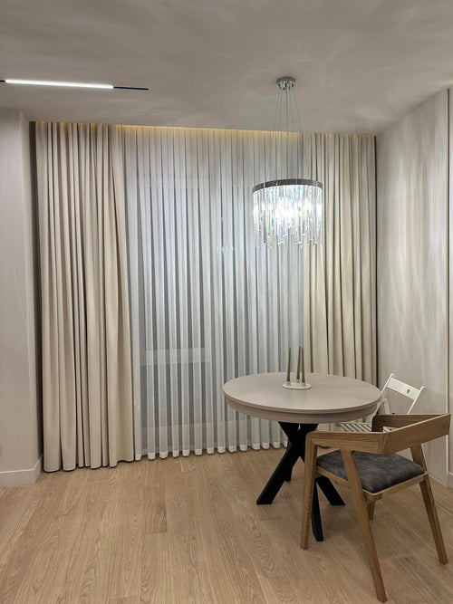  Perdele și draperii funcționale pentru bucătărie, create și instalate de Grand Texti